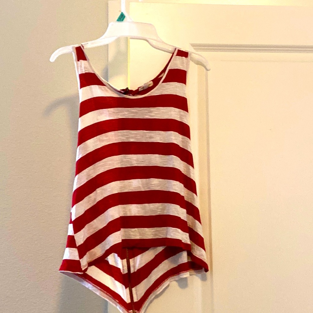 Very cute tank top, like new size s  Brand silent + noise